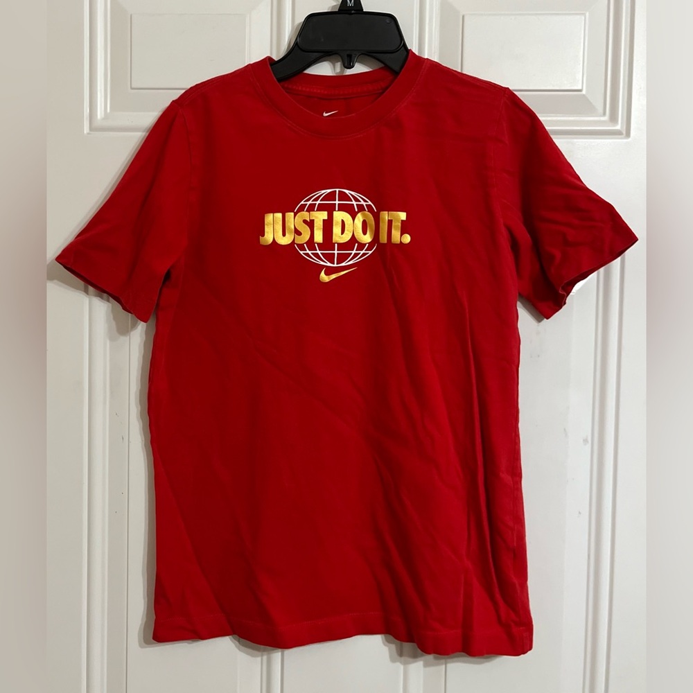 Nike Just Do It Logo T Shirt Kids XL Red Gold Foil Graphic Short Sleeve Tee